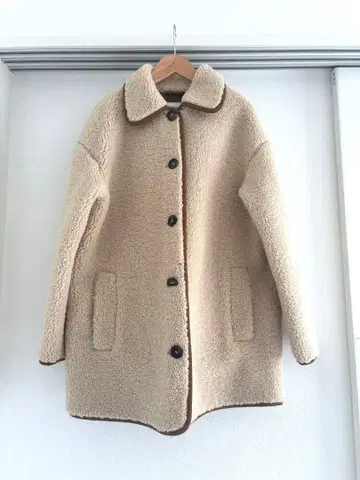 ZARA 카라 부착 보아 자켓 코트