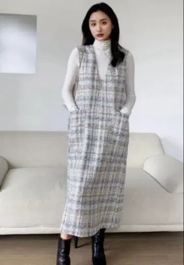 벌스데이 바쉬 V넥 트위드 오버롤 스커트