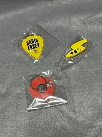 RADIO CRAZY 2025 레이디 가챠 키링 헤어핀 새상품