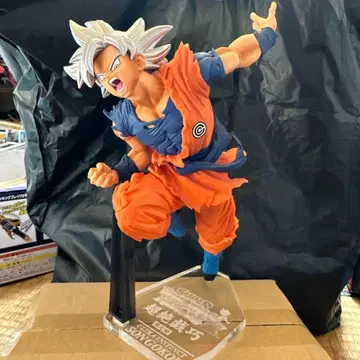 손오공 피규어 전투 포즈