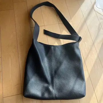 DISCOAT 블랙 가죽 숄더백