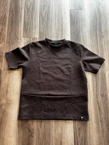 다크 브라운 크루넥 T셔츠 사이즈 46