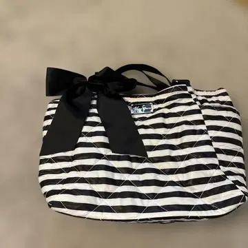 블랙과 화이트 스트라이프 마더백