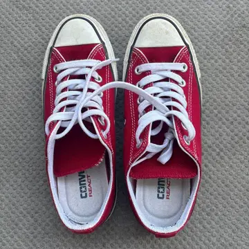 컨버스 척 테일러 레드 스니커즈