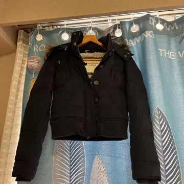 Abercrombie & Fitch 블랙 다운 자켓