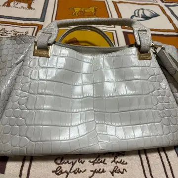화이트 크로커다일풍 토트백