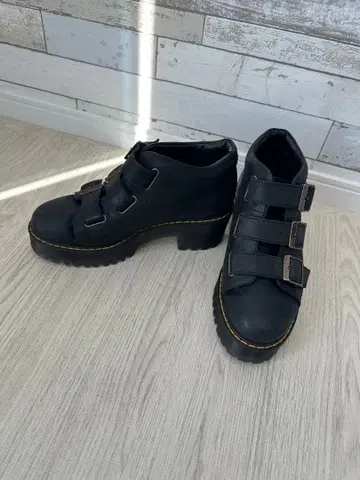 닥터마틴 부츠 UK5 (24cm~24.5cm)