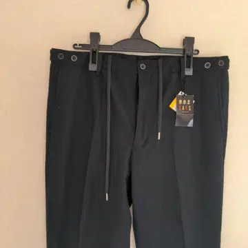 DAKS 블랙 슬랙스 드로우 스트링 포함