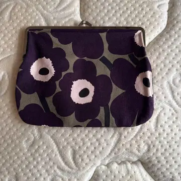 마리메꼬 가마구치 파우치