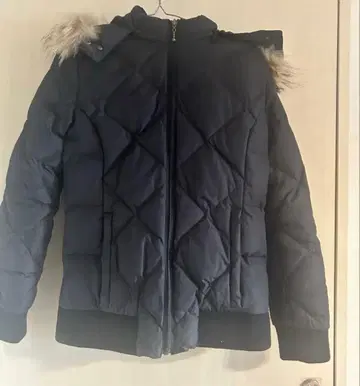 블랙 퀼팅 다운 자켓 퍼 포함