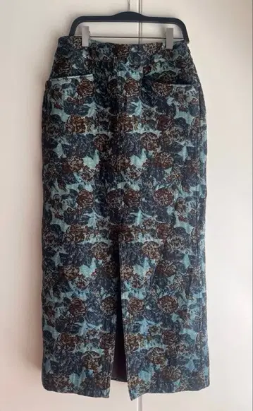 더 신존 플라워 펜슬 스커트