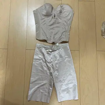 새상품급 뷔스티에, 롱 거들