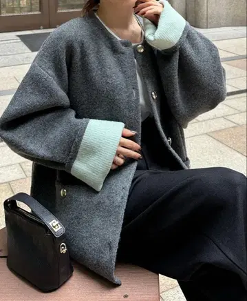 골드 버튼 안감 배색 니트 자켓 가디건