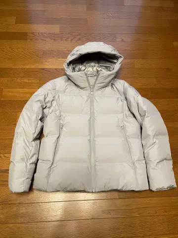 [중고지만 새상품급] UNIQLO (유니클로) 심리스 다운 파카 3D 컷