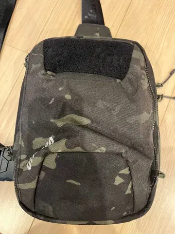 blueeq 카모플라쥬 캔버스 바디백