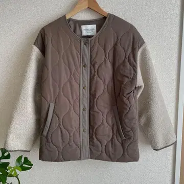 [ 어반 리서치 써니 라벨 ] 퀼팅 절개 숏 블루종