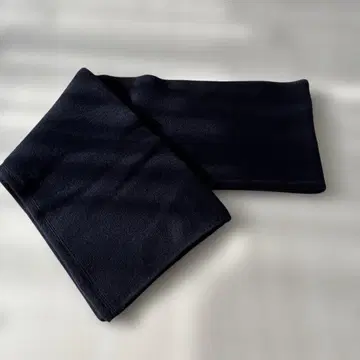 마가렛호웰 울 100% 네이비 머플러