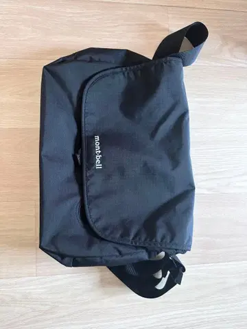 베르니나 플랩 숄더 L