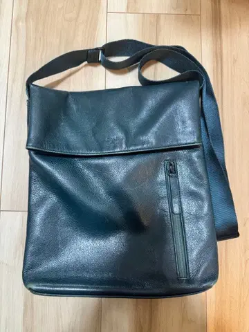 에네스베 그린 가죽 숄더백