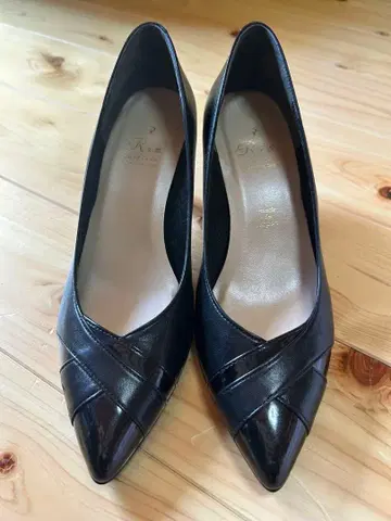 블랙 가죽 스틸레토 펌프스