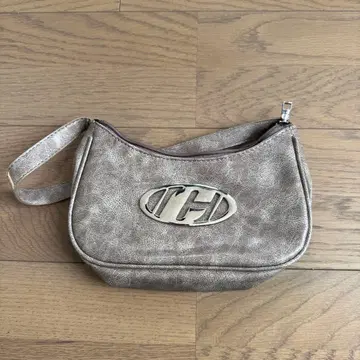 베이지 합성 피혁 숄더백