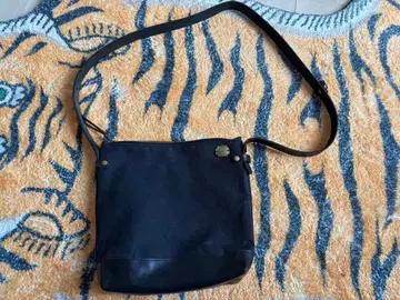 The Superior Labor 레더 숄더