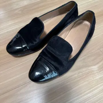 파비오 루스코니 블랙 포니 헤어 패턴트 레더 로퍼