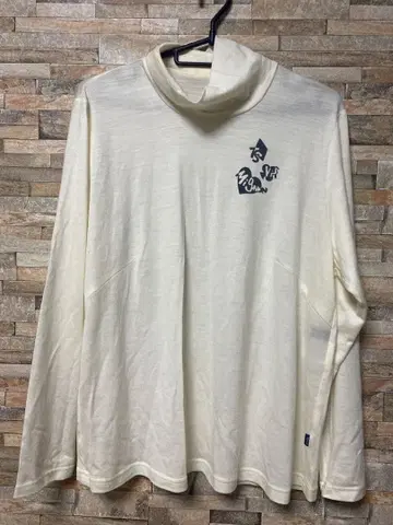 Topys 터틀넥 긴팔 T셔츠 크림색