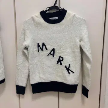 MARK & LONA 니트 스웨터와 스커트 세트