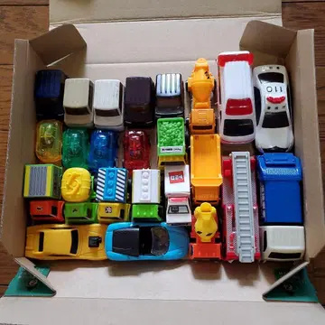 미니카 세트 24대 다양함 (덤 포함) 31일까지