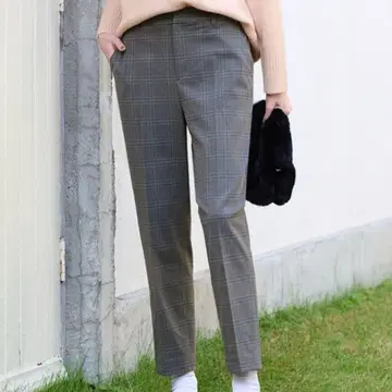그레이 체크 무늬 슬랙스