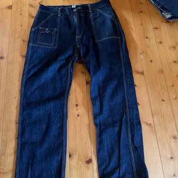 다크 블루 스트레이트 데님 팬츠