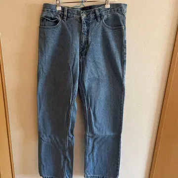 라이트 블루 스트레이트 데님 팬츠