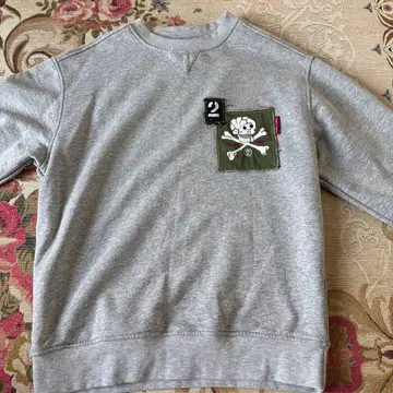 셀렉샵 Taylor Tweed 스컬 자수 맨투맨