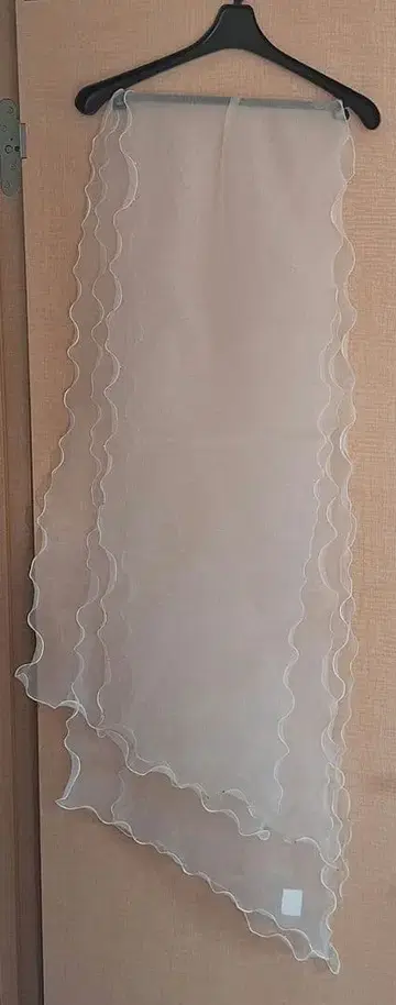 물결무늬 스톨 비즈 포함