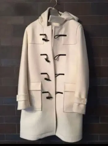 화이트 더플 코트 후드 부착