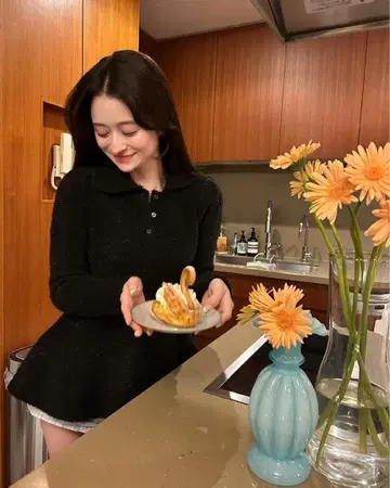 bibiy LISA PEPURAMU KNIT 블랙