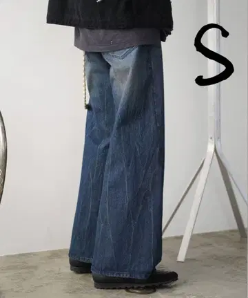 [ 컨디션 최상 ] CURVED FLARE DENIM SLACKS