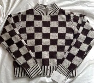 ANNUAL CHECKERED MOCK NECK PO 하이넥 니트