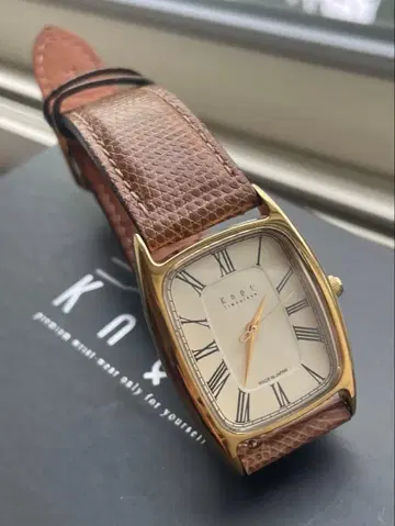 [배터리 새상품급] knot 손목시계 토노형 스트랩 포함 여성용