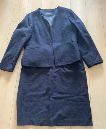 [그린라벨] 네이비 자켓과 스커트 세트 사이즈 46 크게