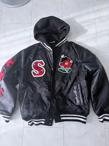 ZARA 자수 후드 부착 바시티 자켓 L 사이즈 블랙