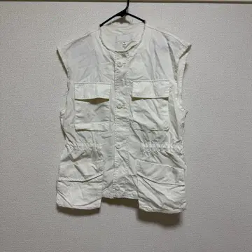 화이트 밀리터리 슬리브리스 자켓