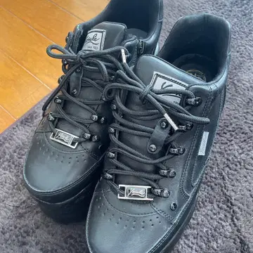 통굽 블랙스 스니커즈 지퍼 포함