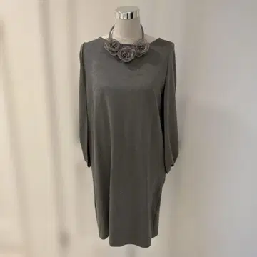 그레이 원피스 M 사이즈와 꽃 목걸이 세트