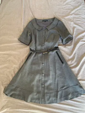 QUEEN'S COURT 그레이 반팔 원피스