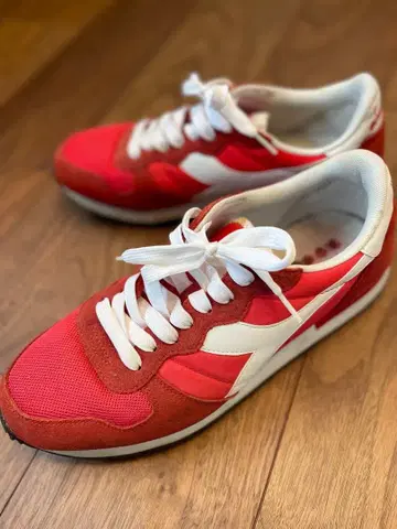 diadora 디아도라 스니커즈 러닝화 레드/화이트 빨간색