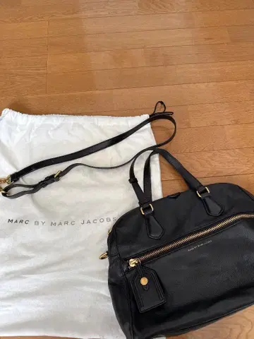 MARC BY MARC JACOBS 블랙 가죽 백