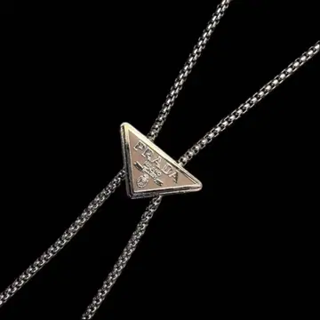 [ 추천 ] 로고 플레이트 실버 x 베이지 롱 목걸이