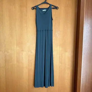 언클라인 드레스